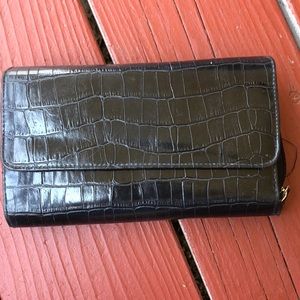 Clutch wallet